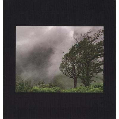 [TILLIM] SECOND NATURE - Photographies et texte de Guy Tillim. Catalogue d'exposition (Huis Marseille Museum for Photography, 2012)