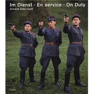 [ODERMATT] IM DIENST. En service . On Duty - Photographies d'Arnold Odermatt. Edit par Urs Odermatt (2e dition)